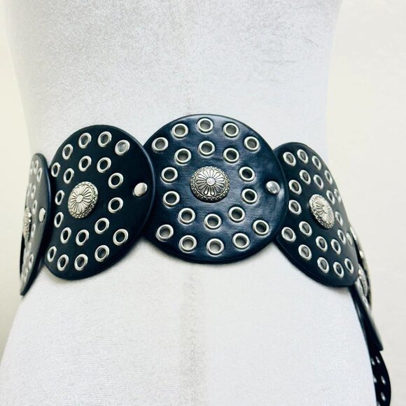 Y2k 2000s style Black leather belt with silver tone metal circles and floral des - Picture 2 of 3
